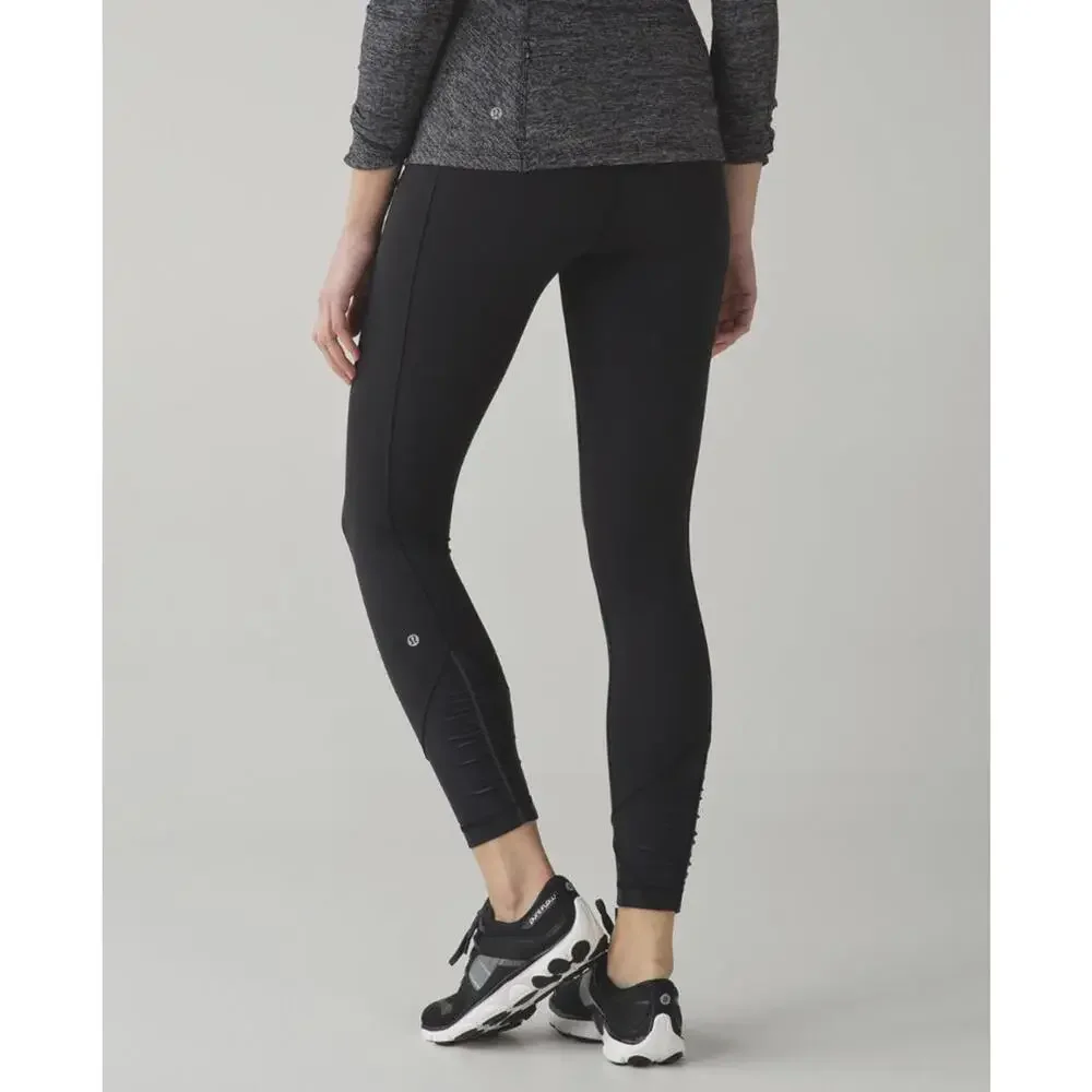 Lululemon Black Pace Queen Tight Full-On Luxtreme 7/8 Legging - Size - 4